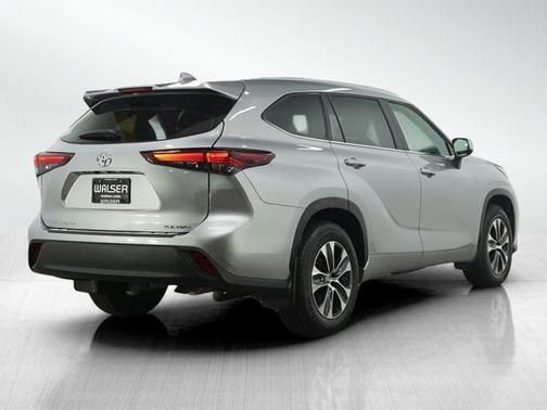 2025 Toyota Highlander XLE