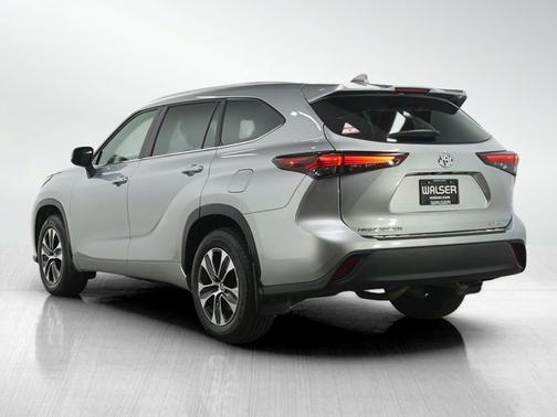 2025 Toyota Highlander XLE