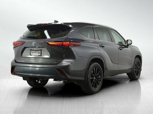Magnetic Gray Metallic 2024 Toyota Highlander Limited