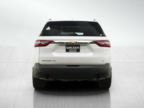 Iridescent Pearl Tricoat 2020 Chevrolet Traverse LT Cloth