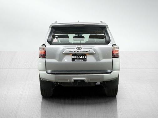 Classic Silver Metallic 2016 Toyota 4Runner SR5
