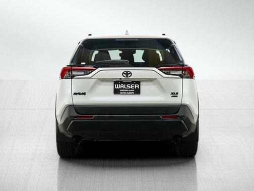 Wind Chill Pearl 2025 Toyota RAV4 XLE Premium
