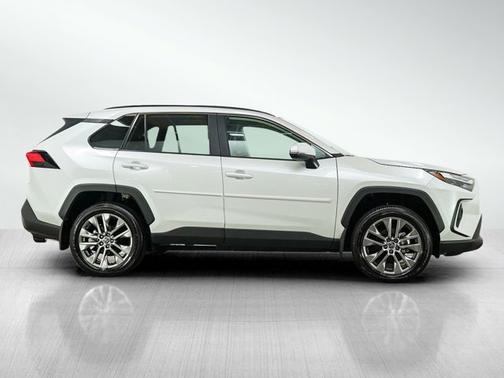 Wind Chill Pearl 2025 Toyota RAV4 XLE Premium