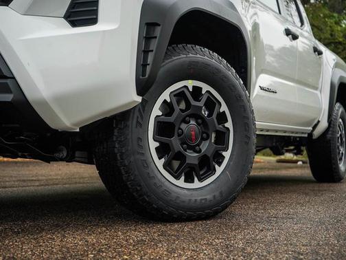 2025 Toyota Tacoma Base