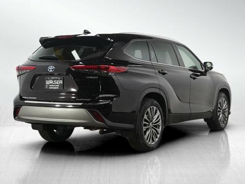 2022 Toyota Highlander Hybrid Hybrid Platinum