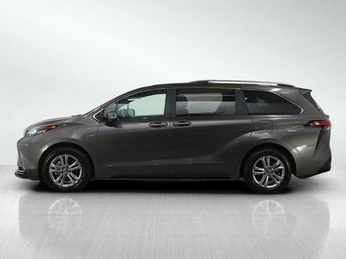 2024 Toyota Sienna Platinum