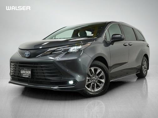 2025 Toyota Sienna XLE