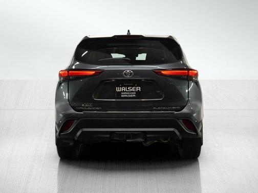 2022 Toyota Highlander Platinum