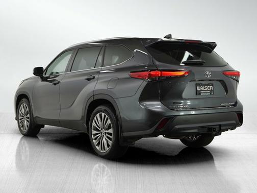 2022 Toyota Highlander Platinum