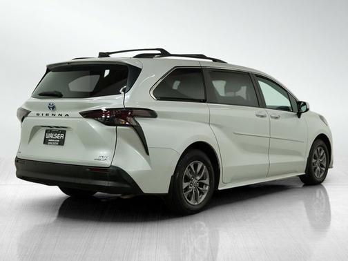 2023 Toyota Sienna XLE