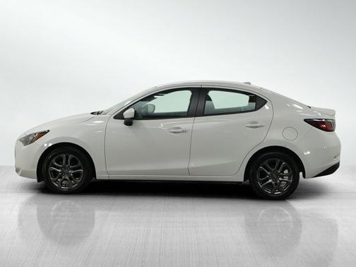 2019 Toyota Yaris Sedan LE