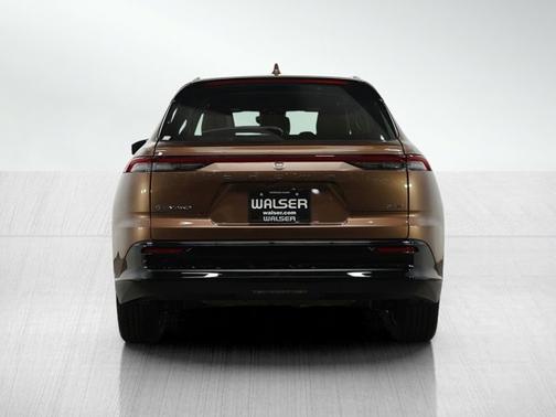 2025 Toyota Crown Signia XLE