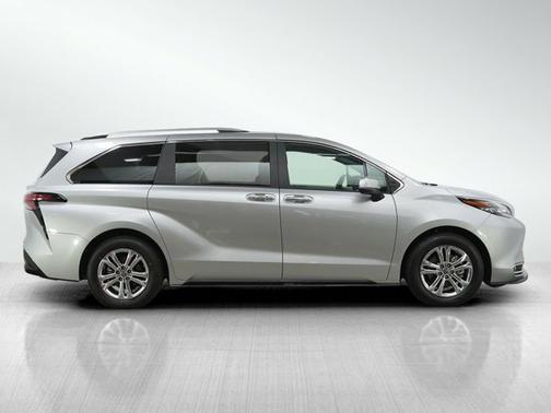 Celestial Silver Metallic 2024 Toyota Sienna Platinum