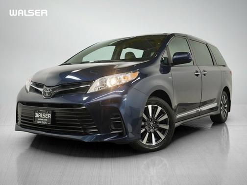 2019 Toyota Sienna LE