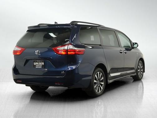 2019 Toyota Sienna LE