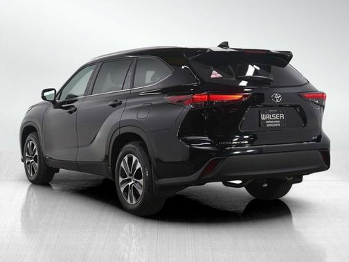 2025 Toyota Highlander Hybrid XLE