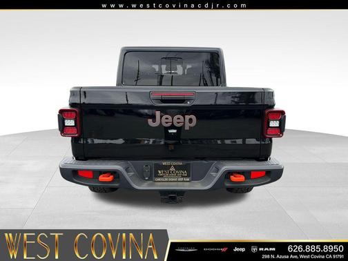Black Clearcoat 2026 Jeep Gladiator Mojave 4x4