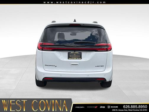 Bright White Clearcoat 2026 Chrysler Pacifica Limited