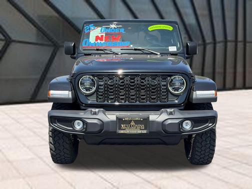 Black Clearcoat 2025 Jeep Gladiator Willys