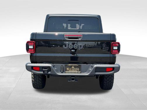 Black Clearcoat 2025 Jeep Gladiator Willys