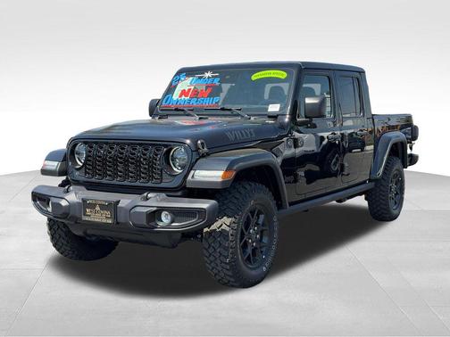 Black Clearcoat 2025 Jeep Gladiator Willys
