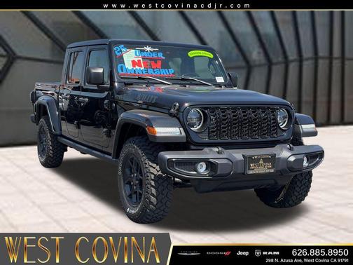 Black Clearcoat 2025 Jeep Gladiator Willys
