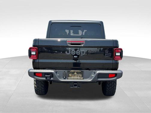 Black Clearcoat 2025 Jeep Gladiator Willys