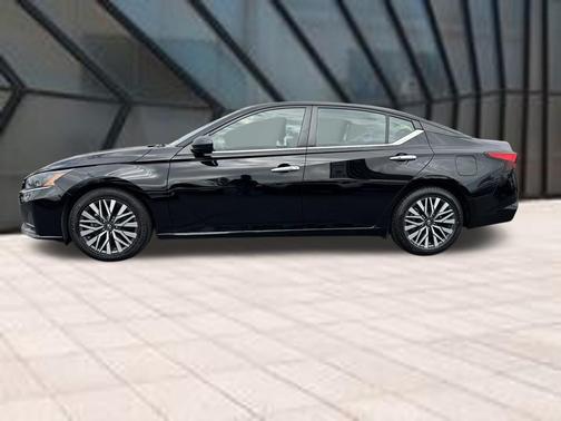Super Black 2024 Nissan Altima 2.5 SV