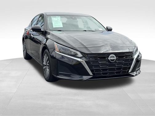 Super Black 2024 Nissan Altima 2.5 SV