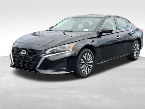 Super Black 2024 Nissan Altima 2.5 SV