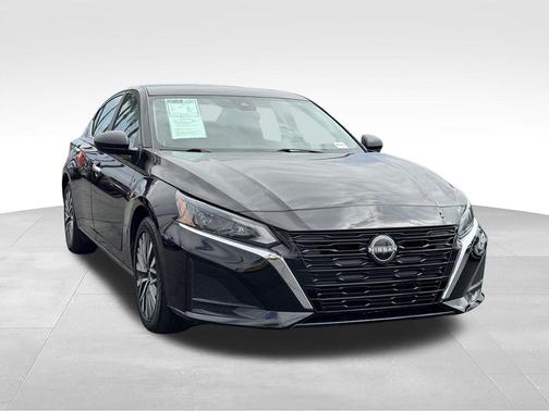 Super Black 2024 Nissan Altima 2.5 SV