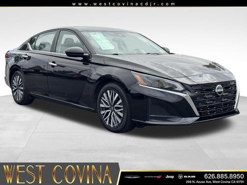 Super Black 2024 Nissan Altima 2.5 SV