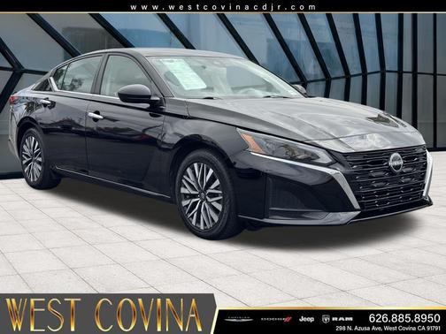 Super Black 2024 Nissan Altima 2.5 SV