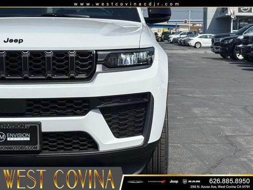 Bright White Clearcoat 2026 Jeep Grand Cherokee Altitude