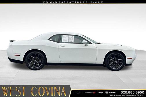 White Knuckle Clearcoat 2022 Dodge Challenger SXT