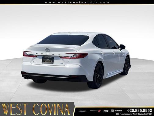 Ice Cap 2025 Toyota Camry SE