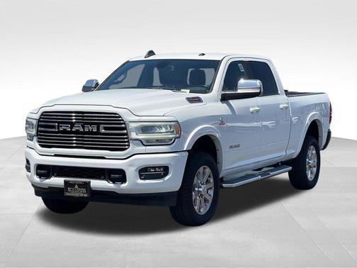 Bright White Clearcoat 2020 RAM 2500 Laramie Crew Cab 4x4 6'4' Box