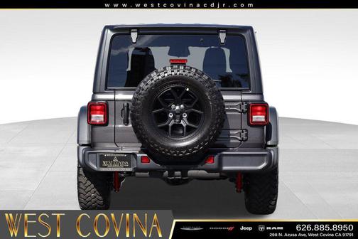 Granite Crystal Metallic Clearcoat 2026 Jeep Wrangler Willys