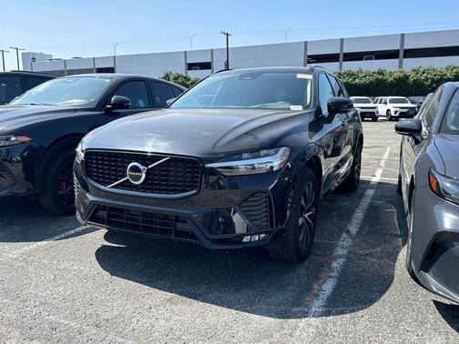 Onyx Black 2025 Volvo XC60 B5 Core