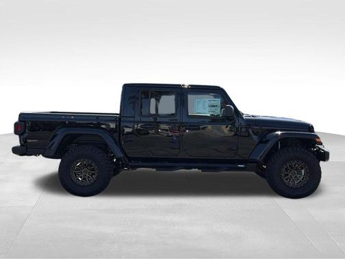Black Clearcoat 2026 Jeep Gladiator Sahara 4x4