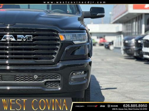 Diamond Black Crystal Pearlcoat 2026 RAM 1500 Laramie