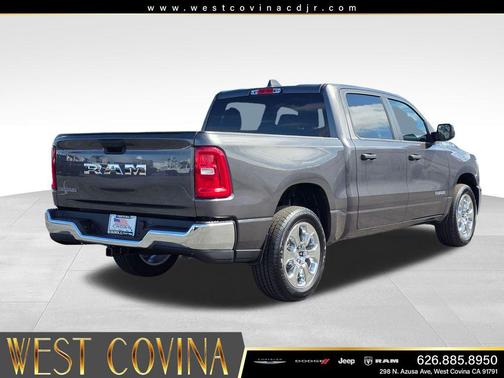 Granite Crystal Metallic Clearcoat 2026 RAM 1500 Big Horn/Lone Star