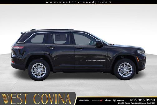 Diamond Black Crystal Pearlcoat 2026 Jeep Grand Cherokee Altitude
