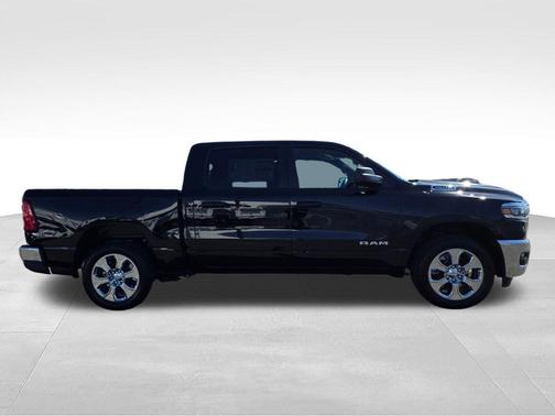 Diamond Black Crystal Pearlcoat 2026 RAM 1500 Big Horn/Lone Star