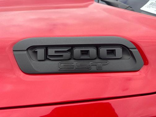 Flame Red Clearcoat 2025 RAM 1500 Big Horn/Lone Star
