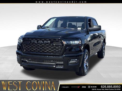 Diamond Black Crystal Pearlcoat 2026 RAM 1500 Express