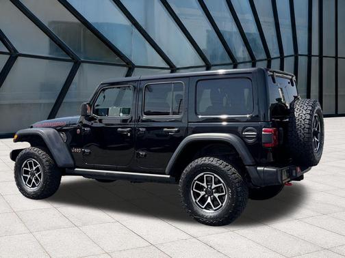 Black Clearcoat 2025 Jeep Wrangler Rubicon