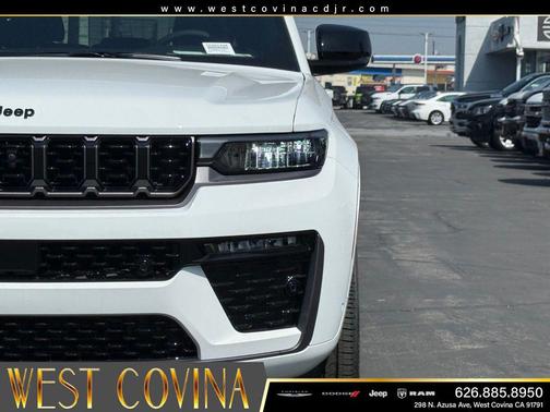 Bright White Clearcoat 2026 Jeep Grand Cherokee Limited