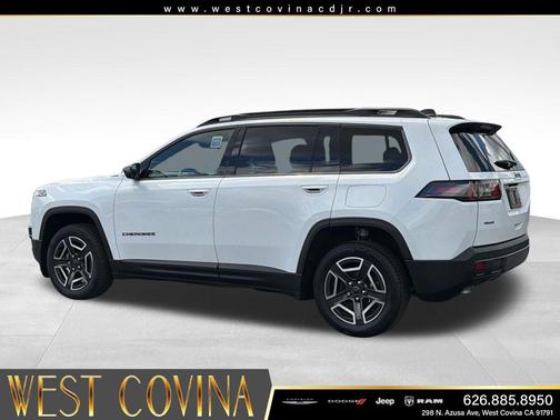 Bright White Clearcoat 2026 Jeep Cherokee Laredo