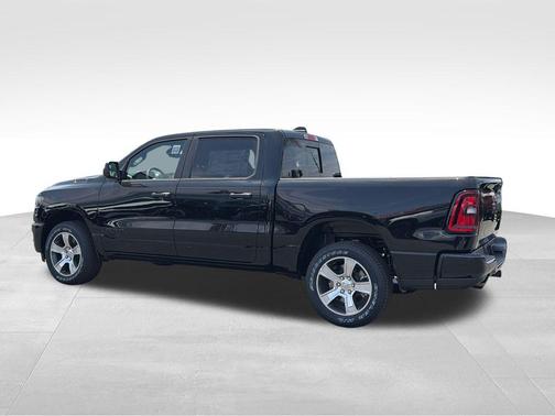Diamond Black Crystal Pearlcoat 2026 RAM 1500 Express